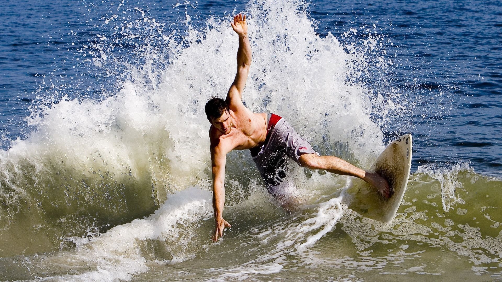 Kaiyun(中国)开云-上海申花被柔佛新山击败，亚冠小组赛处境艰难，上海申花集锦