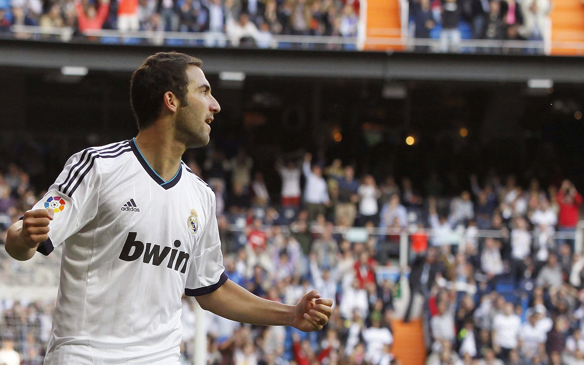 上海申花被柔佛新山击败,亚冠小组赛处境艰难,上海申花集锦